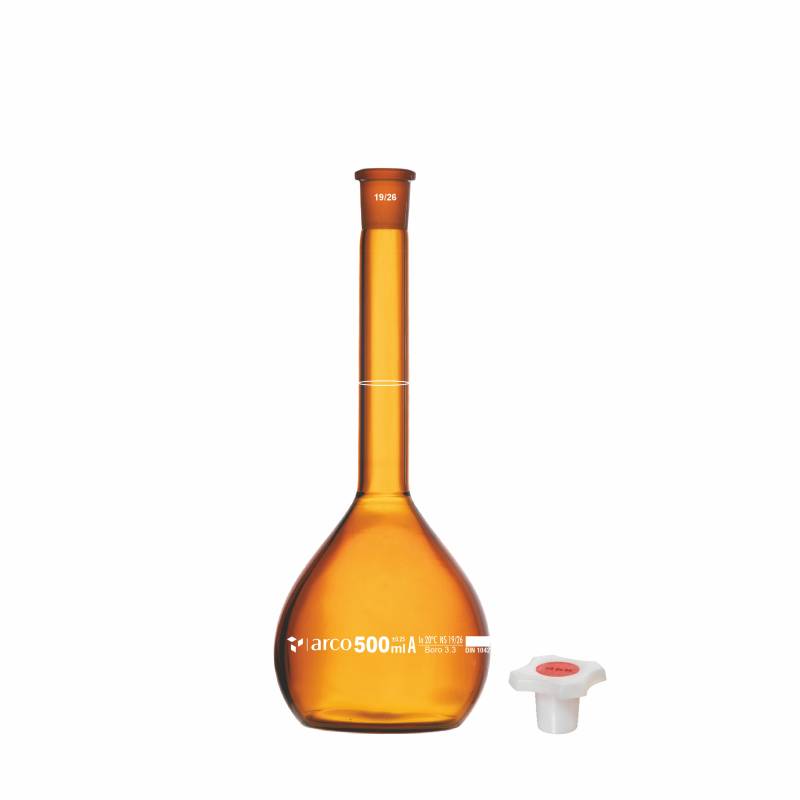 Matraz volumétrico aforado boro 3.3 500ml, color caramelo, tapón plástico, clase A con certificado de lote